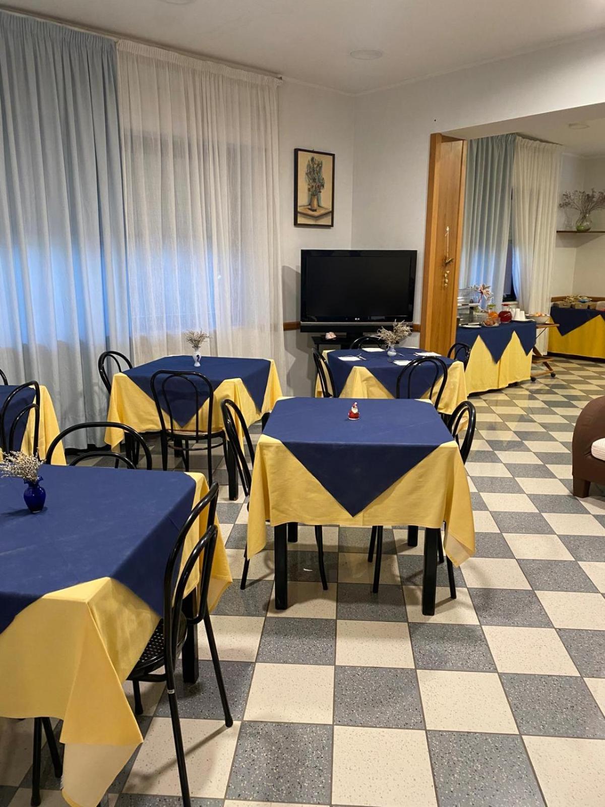 Hotel Ferrara Chianciano Terme Exterior photo
