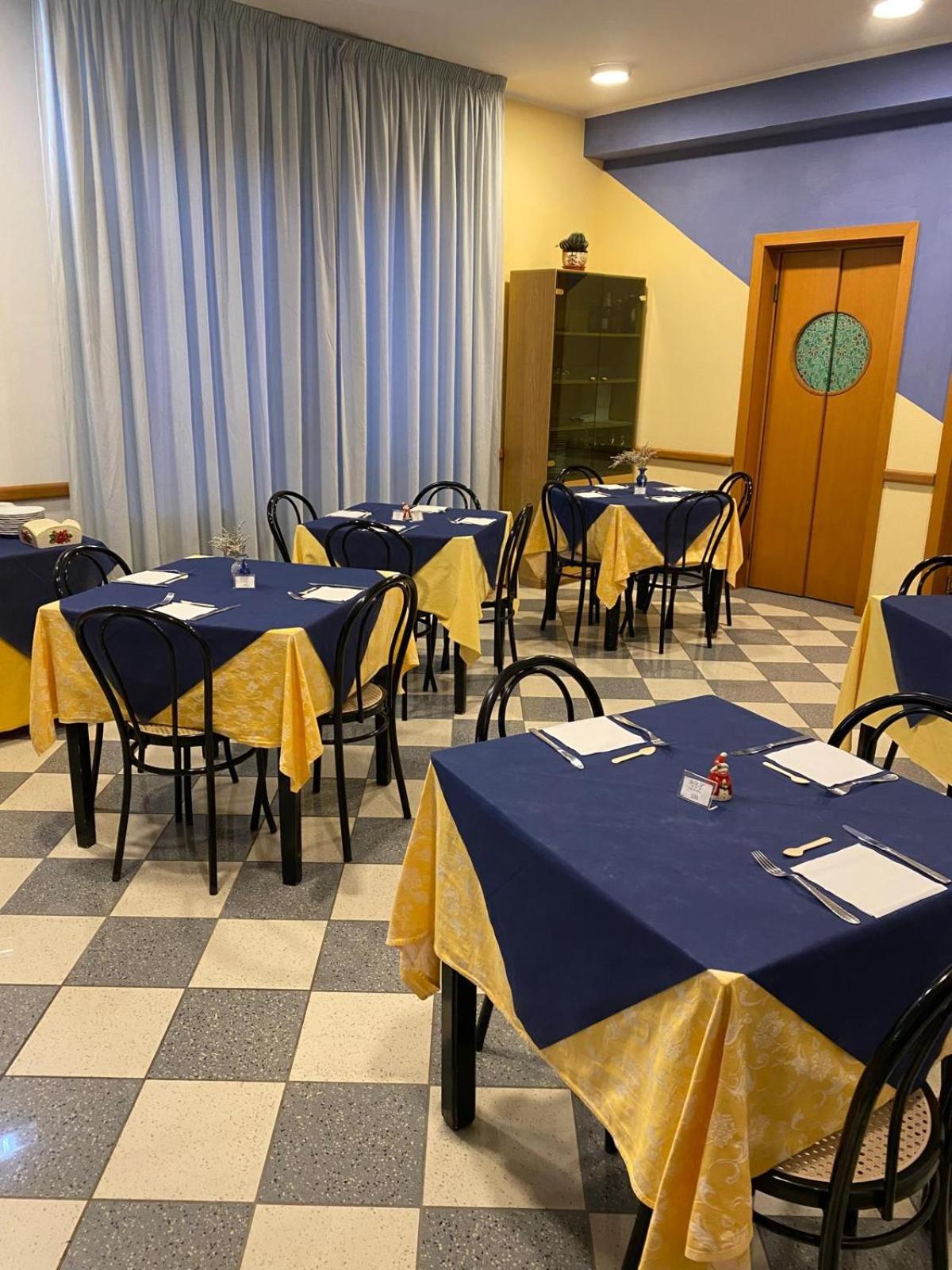 Hotel Ferrara Chianciano Terme Exterior photo